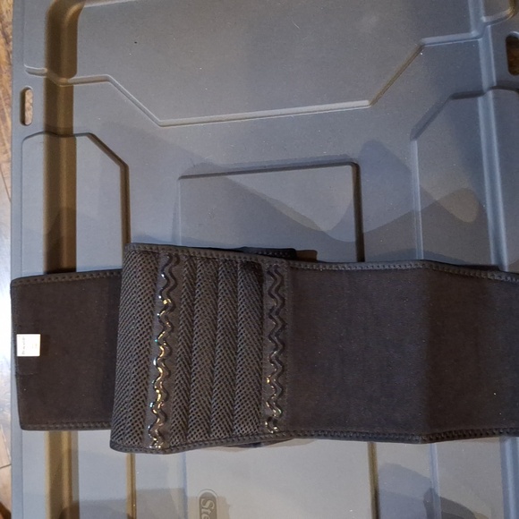 BraceUp back support brace - Picture 4 of 6